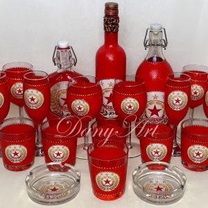 Комплект бутилки, чаши за червено и бяло вино и пепелници ЦСКА