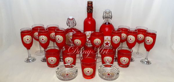 Комплект бутилки, чаши за червено и бяло вино и пепелници ЦСКА