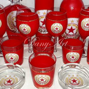 Комплект бутилки, чаши за червено и бяло вино и пепелници ЦСКА