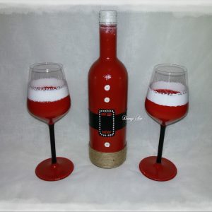 Коледен комплект бутилка вино и две чаши