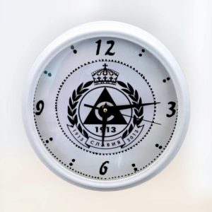 Ръчно декориран стенен часовник с логото на ПФК „Славия“